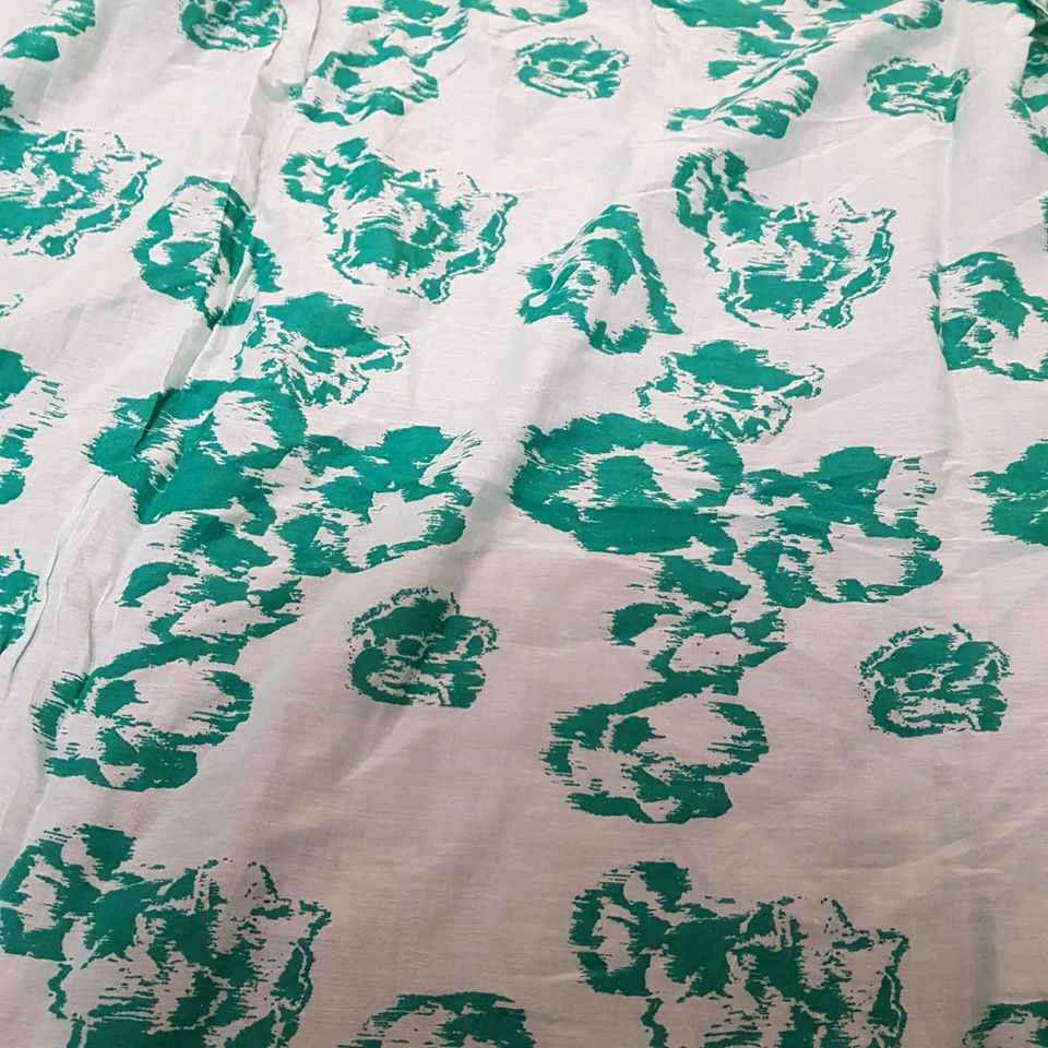 Hochwertiges Tuch, Schal grün gemustert ⭐NEU in Berlin