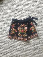 zara shorts mit blumenstickerei Baden-Württemberg - Tübingen Vorschau