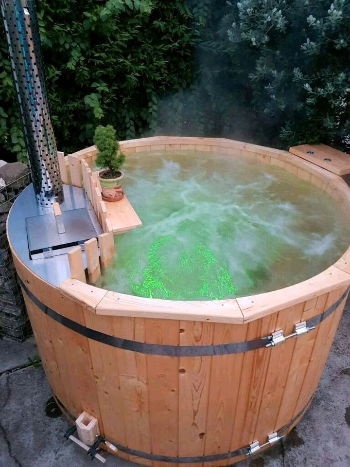 Achteckiger Badezuber Edelstahl Holzofen GFK Acryl Hot Tub Zuber Badefass Whirlpool Pool Sauna Fasssauna Garten Haus Erfurt Grill Kamin Brennholz Tiny House Terrasse Urlaub Ferienhaus Sauna Hochzeit in Erfurt