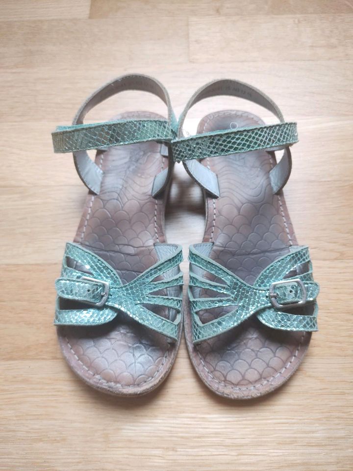 Meerjungfrau-Sandalen in Größe 35 in München