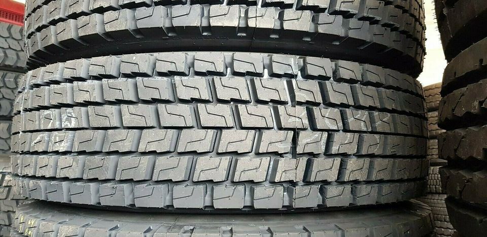 NEURUNDERNEUERT 315/80R22,5 PHENIX PH-PDE2 3PMSF 156/150 K in Aichach