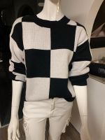 Mega Pullover Gr. S-M- L / Pullover schwarz/ weiß/ Neu ! Nordrhein-Westfalen - Schloß Holte-Stukenbrock Vorschau