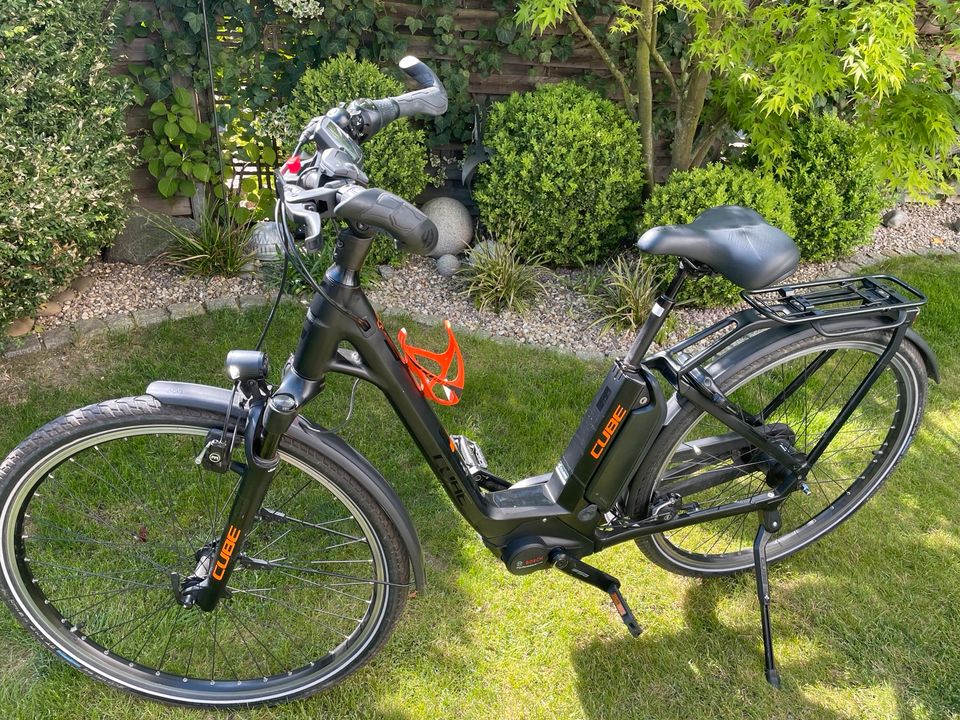 Cube E-Bike Town Hybrid EXC 500 Insp neu! in Bovenden