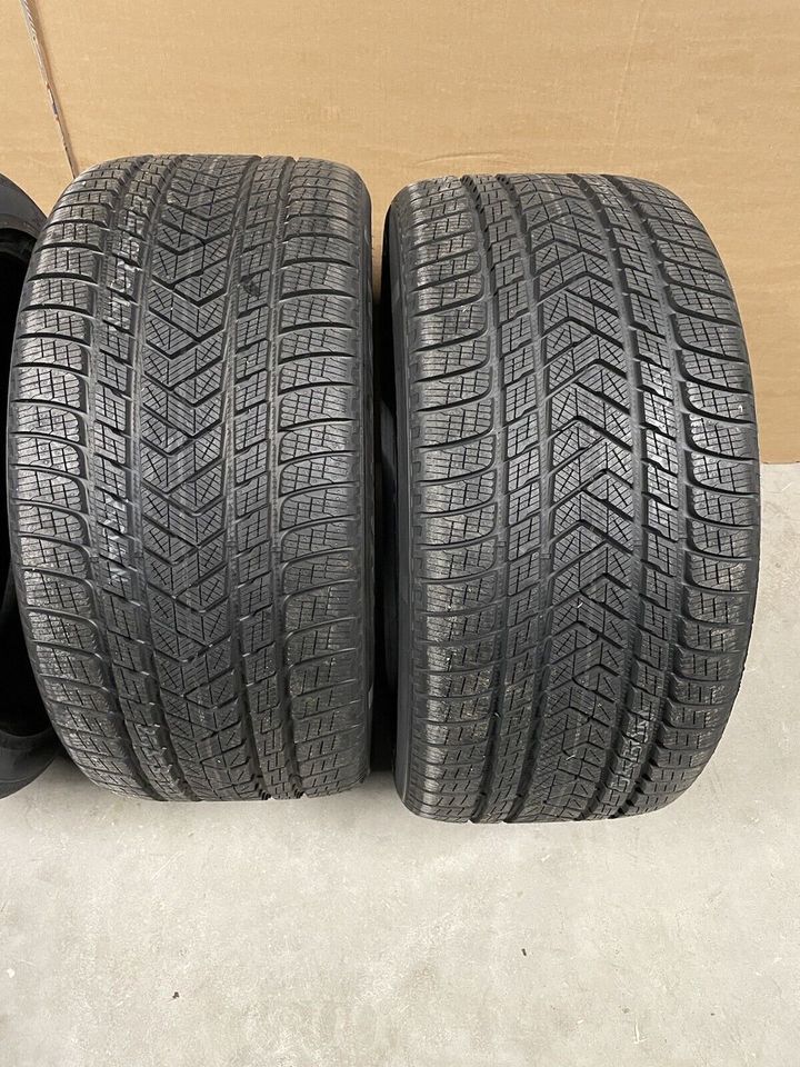 2x 325/40R22 114V Pirelli Skorpion Winterreifen NEU DOT2023 MO1 in Kosel