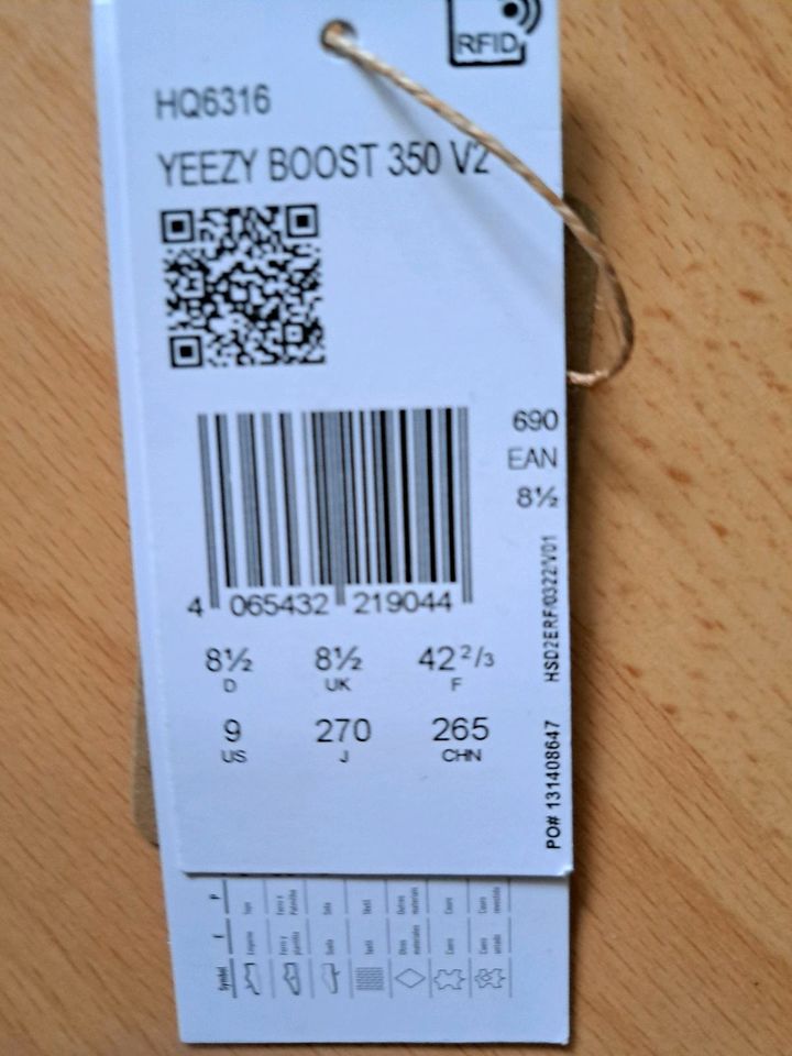 Adidas Yeezy Boost 350 V2 weiß Gr. 42 2/3.  1x getragen in Freudenberg (Oberpfalz)