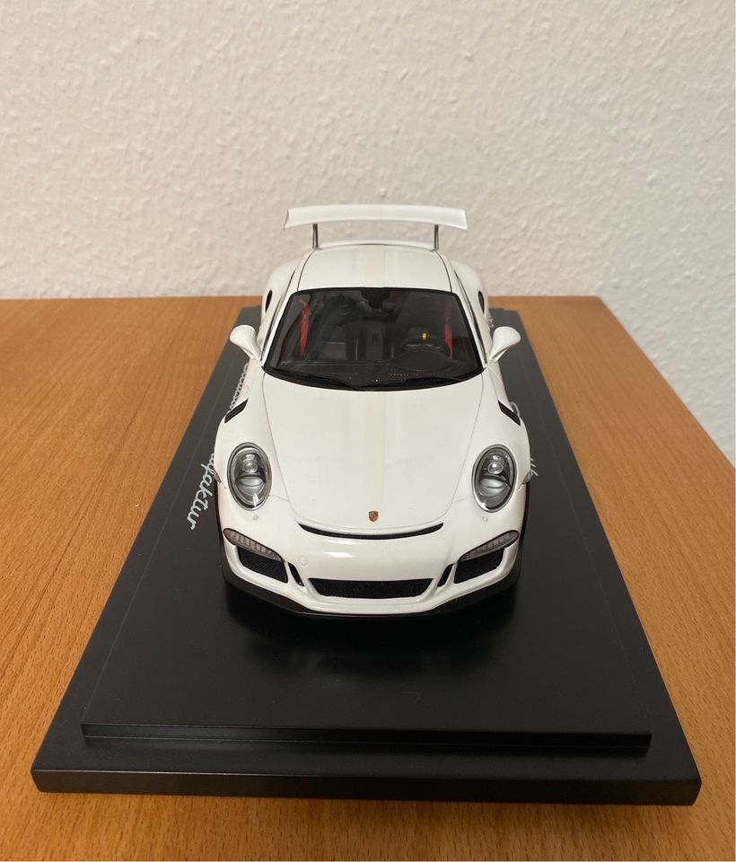 Porsche 911 GT3RS 1:18 neuwertig in Tiefenbronn