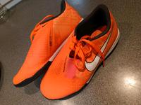 Nike Skin Hallenschuhe 37,5 Bayern - Vohenstrauß Vorschau