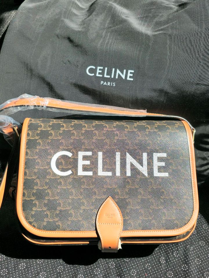 Celine Folco Messenger Bag Triomphe Beschichtetes Segeltuch in Hann. Münden