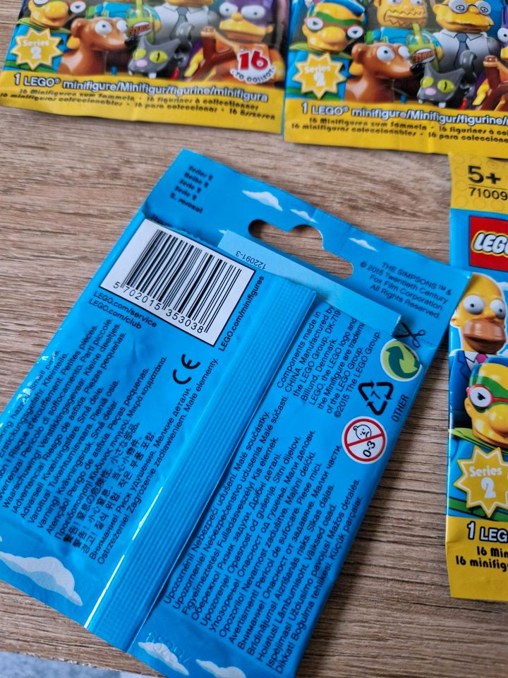 Simpsons Lego Serie 2 Minifigur Verpackung mit Mini Plakat in Trier