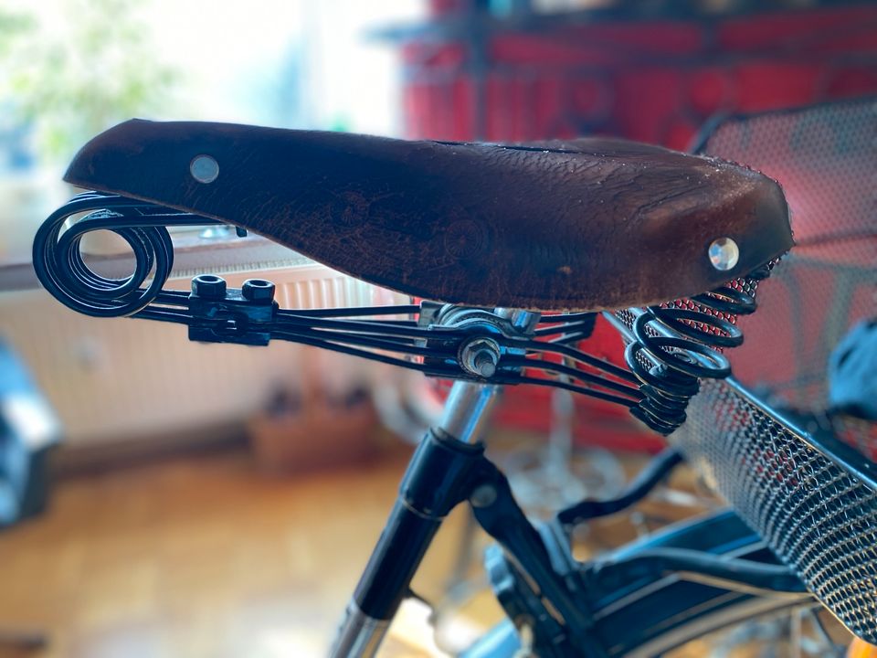 Wunderschönes Fahrrad 26/28 Zoll leichtgängig Vintage in Vlotho