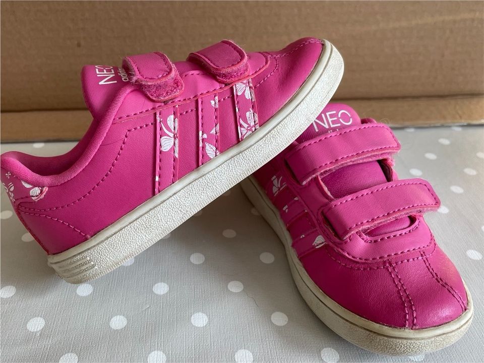 Mädchen Schuhe Sneaker Adidas NEO Gr 24 in Nordrhein-Westfalen -  Herzogenrath | Gebrauchte Kinderschuhe Größe 24 kaufen | eBay Kleinanzeigen  ist jetzt Kleinanzeigen