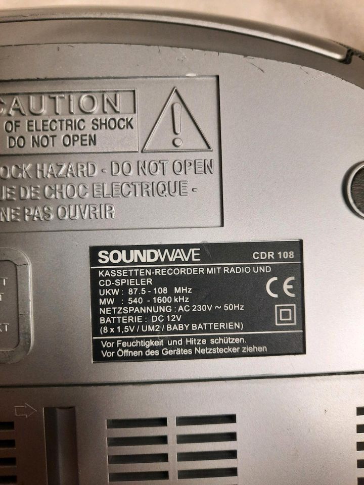 Soundwave Tragbarer Radiorecorder mit CD -  Player  und Kassette in Hamburg