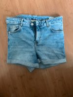 Jeans Short Review Köln - Köln Dellbrück Vorschau