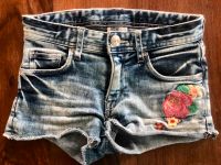 Jeans Shorts mit Blumen Größe 122 Baden-Württemberg - Sexau Vorschau