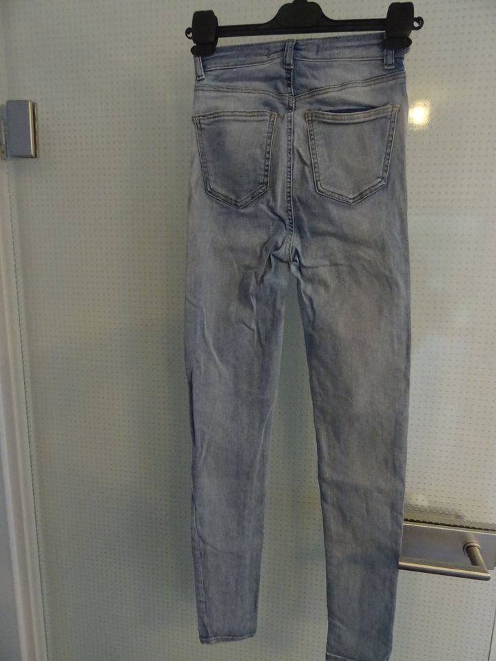 Damen Jeans Gr. 36 in Tamm