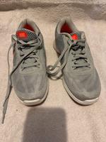Nike Sportschuhe Gr 38 Nordrhein-Westfalen - Herford Vorschau