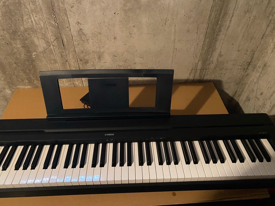 Yamaha Digital Piano  P-45 B in Darmstadt