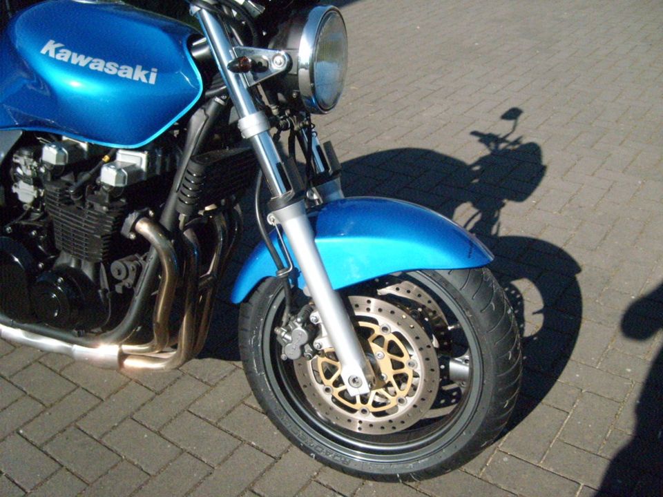 Kawasaki ZR7 Inspektion/Reifen/Tüv/Neu in Rheurdt