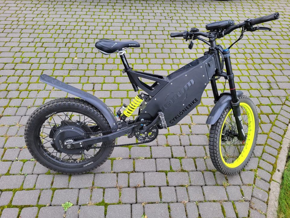 Cyclone e clearance bike venom