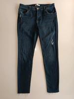 H&M Damen Jeans dunkelblau ausgefranstes Bein Größe XL 42 Dresden - Löbtau-Süd Vorschau