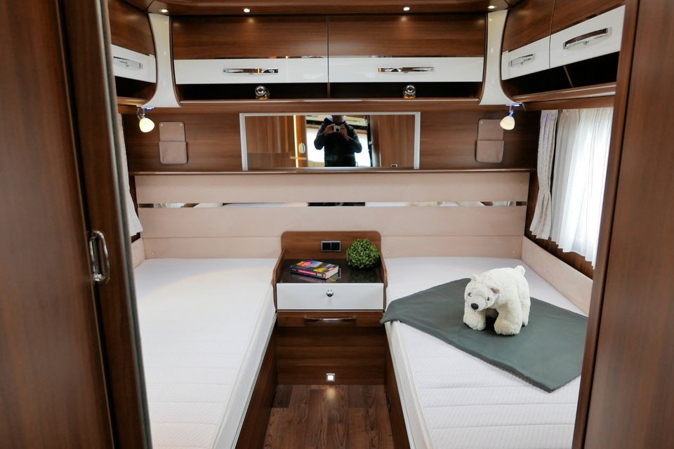 Hymer Eriba Nova 540 S Einzelbetten Mover Vorzelt Top Zustand in Moormerland