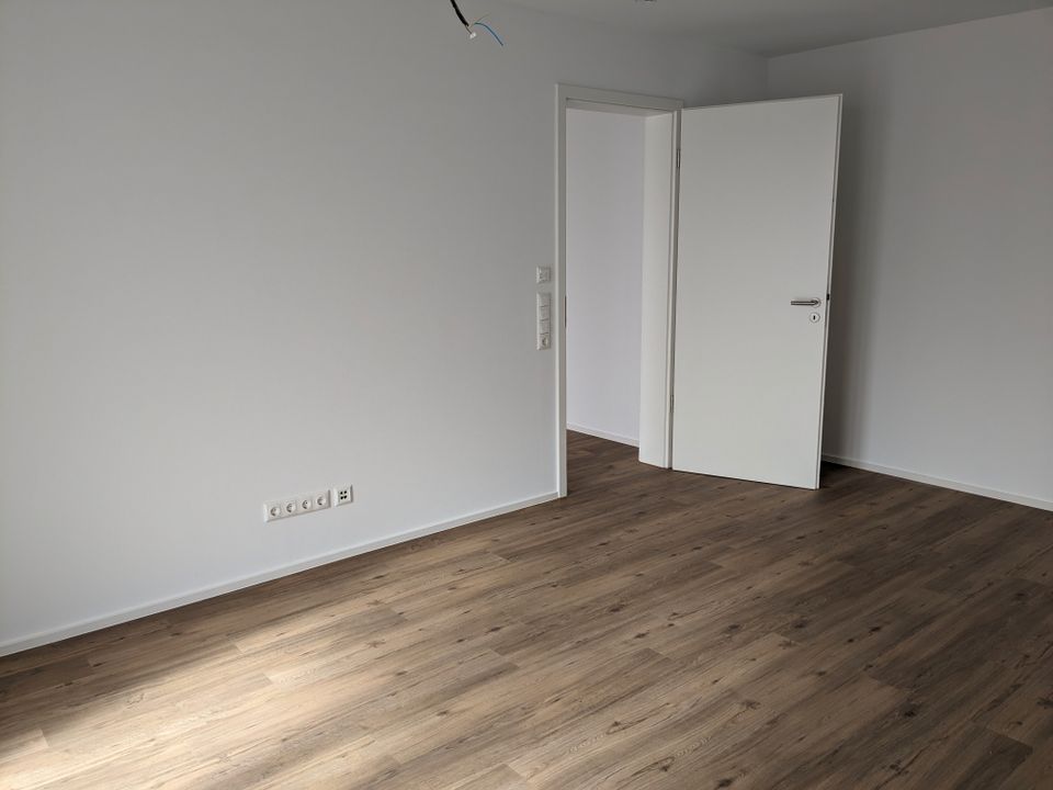 Helle Neubau Wohnung, zentral in Flein in Flein