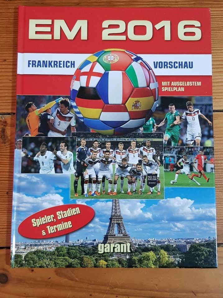 EM 2016 Frankreich Fußball Buch in Stemwede