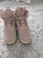 Rosa Nike Schuhe Hessen - Gelnhausen Vorschau