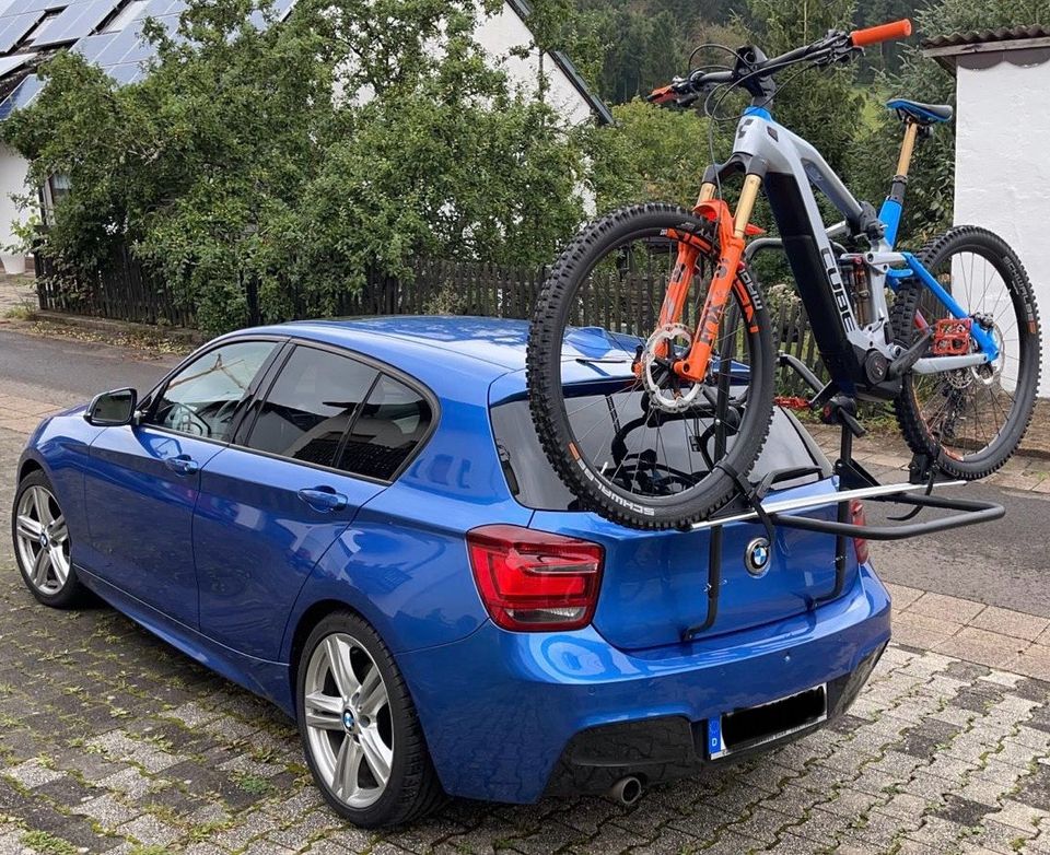 Menabo Kofferraum Fahrradträger 1er BMW in Schmelz