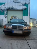 Mercedes Benz E300 W124 Oldtimer mit frischem Tüv Berlin - Mitte Vorschau