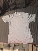 Nike T-Shirt S Nordrhein-Westfalen - Solingen Vorschau