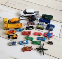25 Spielzeugautos, 1 davon ferngesteuert Sachsen - Mittelbach Vorschau