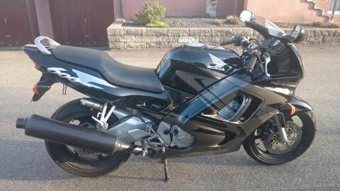 Honda CBR 600F PC31 in Wangen