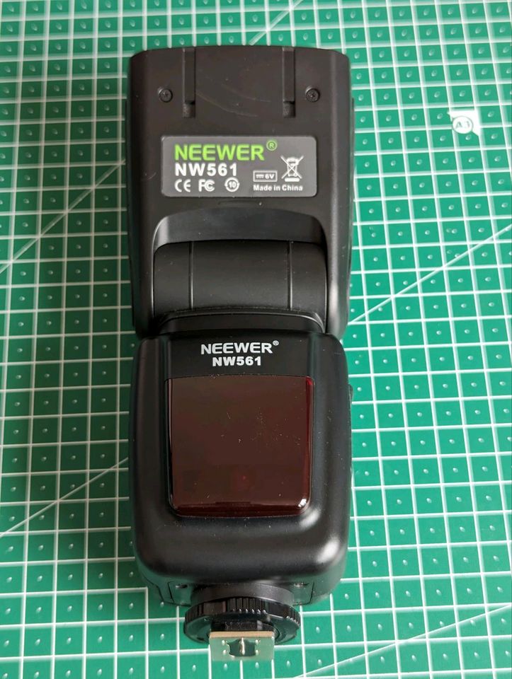 Sony Alpha 6000 mit Steadycam, Blitz und weiterem Zubehör in Aerzen