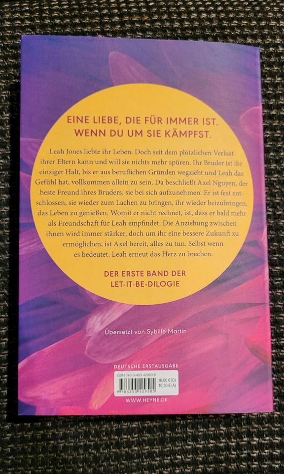 Buch " all that we never were " Roman in Abensberg