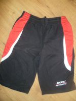 schöne Jungen Bermuda Shorts knielange Hose schwarz rot Gr. 158 Thüringen - Erfurt Vorschau