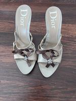 Christian Dior Pantolette  Sandalen aus Lack beige Gr 39 Neu Hamburg-Mitte - Hamburg St. Georg Vorschau