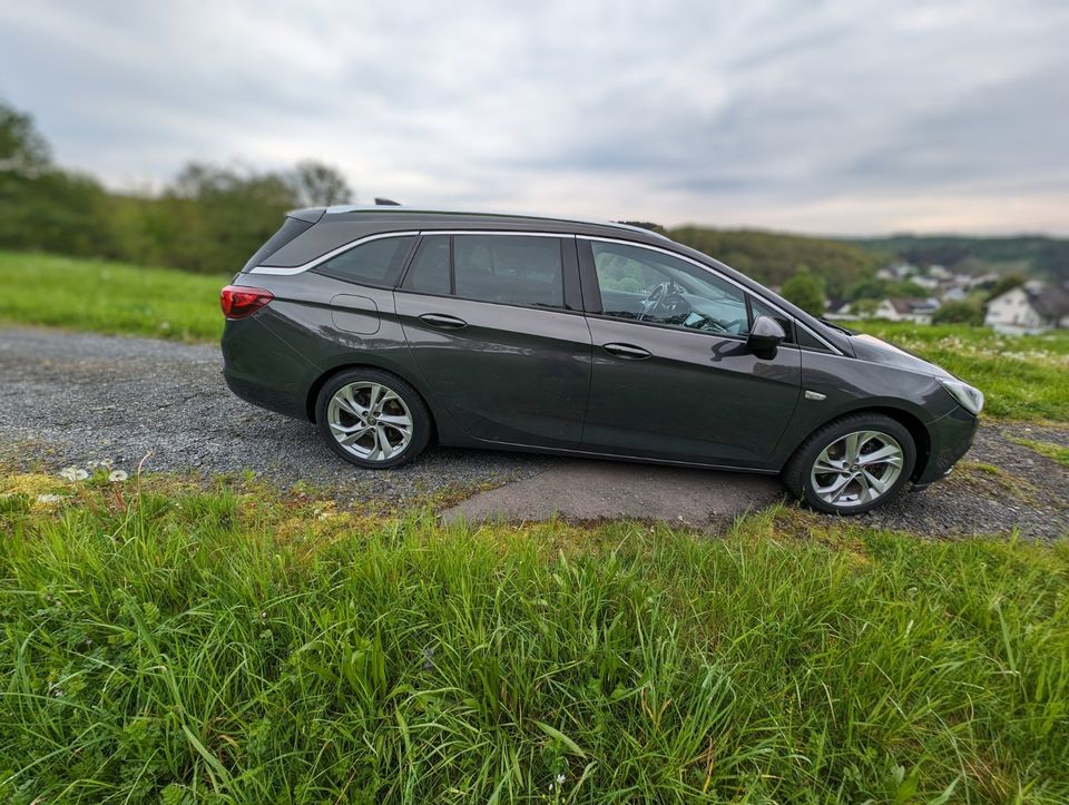 Opel Astra K Sports Tourer TÜV+Inspektion neu in Kreuztal