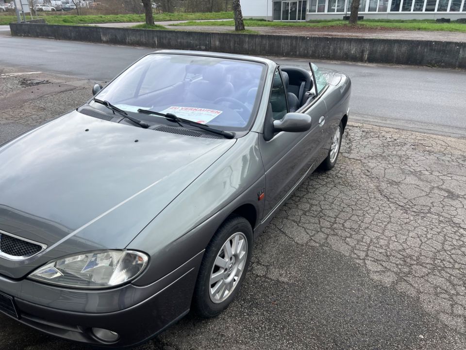 Renault Megane Cabrio Verdeck neu Liebhaberfahrzeug in Mosbach