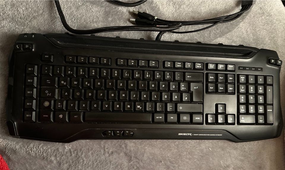 Gaming Tastatur SKELTR Roccat (mit Beleuchtungsfunktion) in Teisnach