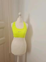 Nike Sport Top in neon gelb Berlin - Charlottenburg Vorschau