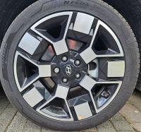 4 Hyundai Kona SX2 19 Zoll Räder Sommerreifen mit Original Felge Nordrhein-Westfalen - Zülpich Vorschau