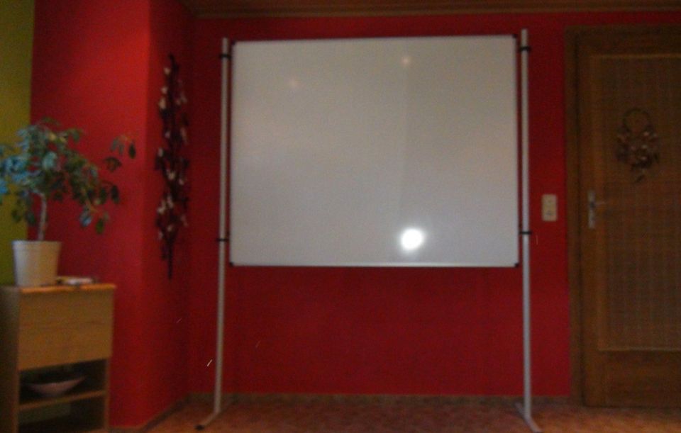 doppelseitiges Whiteboard Höhe 2m/1,50x1,20 magnetisch Raumteiler in Steina