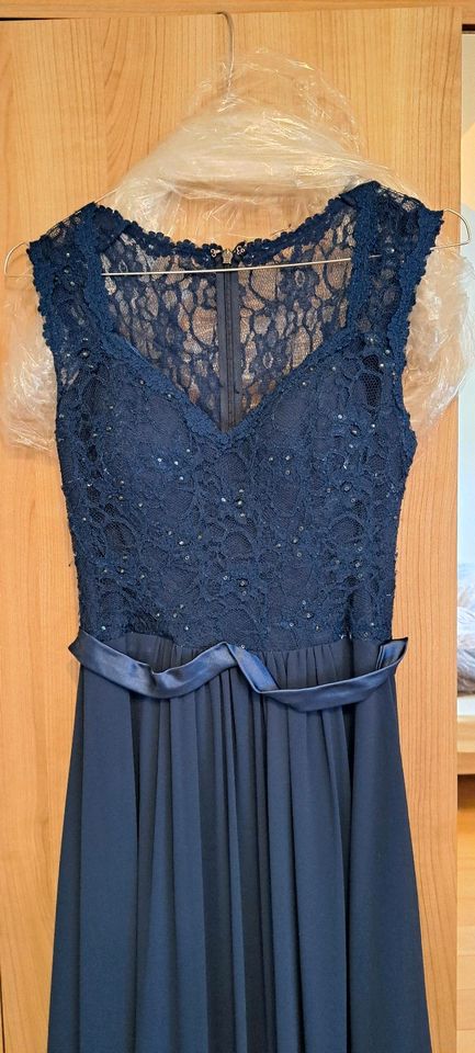 Abendkleid, Kleid für Abiball in Uplengen