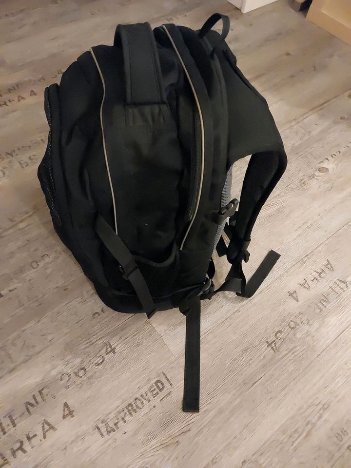 Deuter Rucksack schwarz in Lohe-Rickelshof