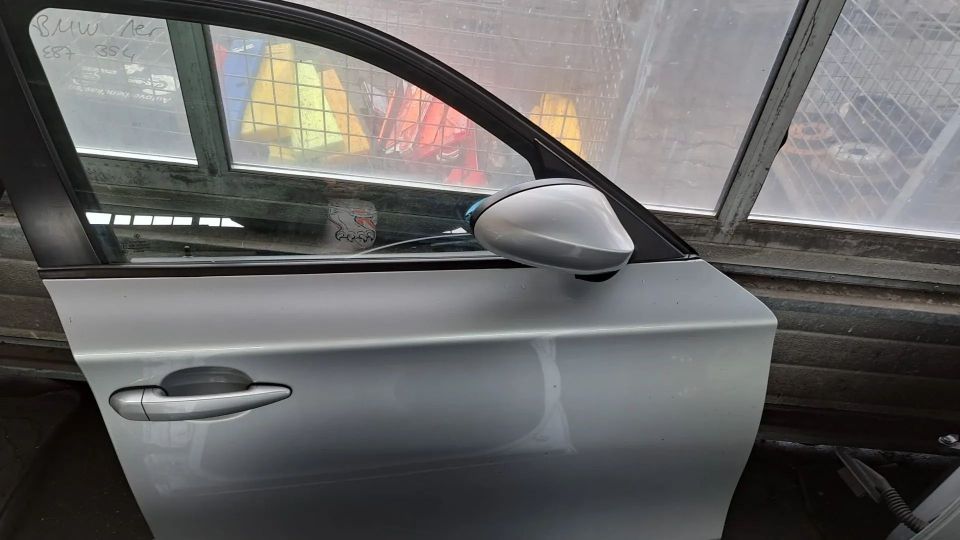BMW E87 1er Beifahrertür Tür vorne rechts 354 Titansilber komplet in Bergkamen