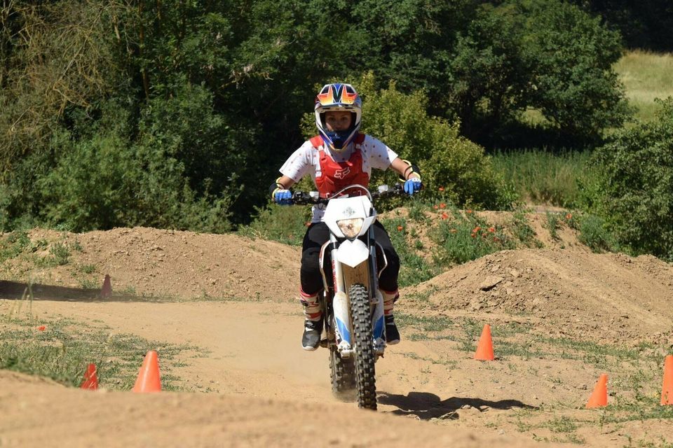 Fahrsicherheitstraining Motorrad auf echter Motocross-Strecke! in Kaltenholzhausen