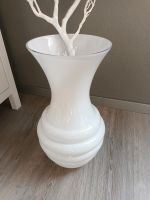 Glas Deko Vase Bodenvase weiß 48 cm hoch Sachsen - Klipphausen Vorschau