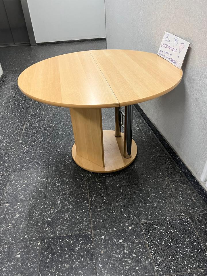 Esstisch, Größe 120 zu verschenken in Berlin Neukölln Zu