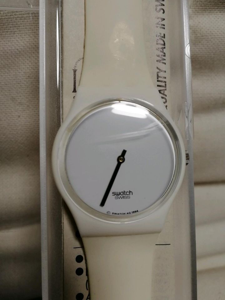 Swatch WHITE BLACK im Originalkarton RAR in Arnsberg